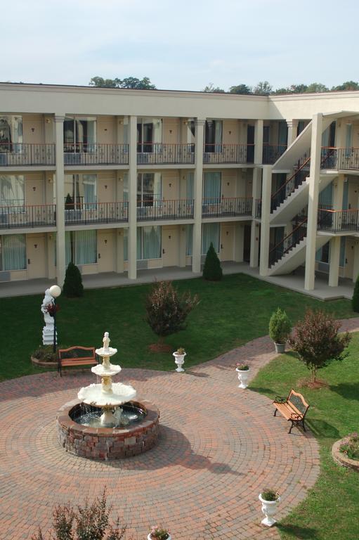 stayAPT Suites Alexandria-Fort Belvoir Exterior foto