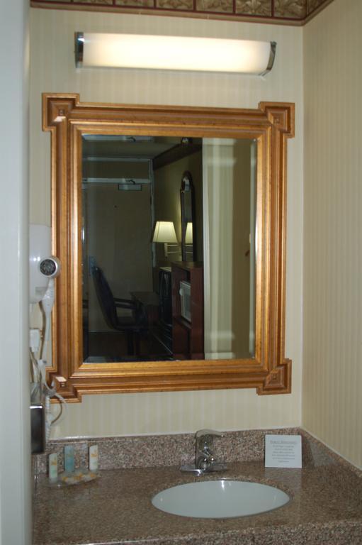 stayAPT Suites Alexandria-Fort Belvoir Exterior foto
