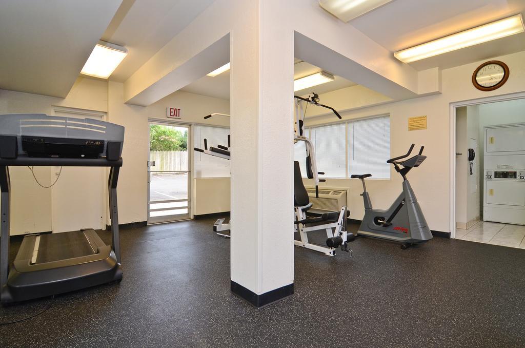 stayAPT Suites Alexandria-Fort Belvoir Facilidades foto
