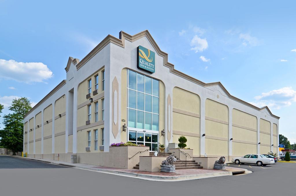 stayAPT Suites Alexandria-Fort Belvoir Exterior foto