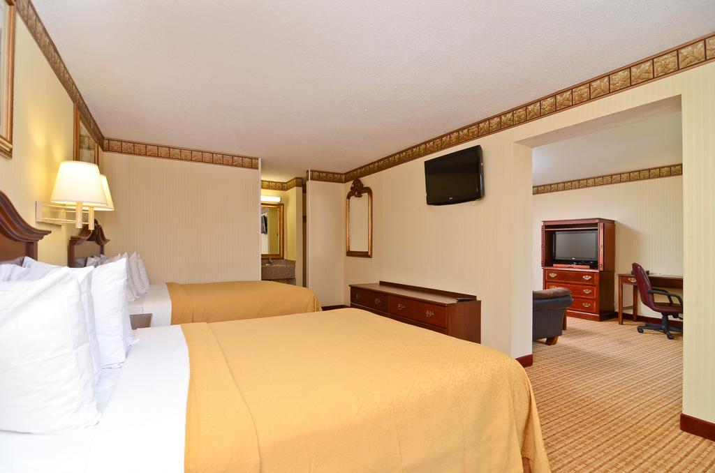 stayAPT Suites Alexandria-Fort Belvoir Quarto foto